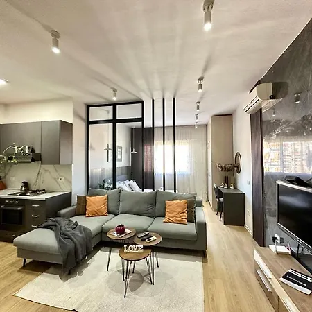Chlo 4 Apartment Tirana