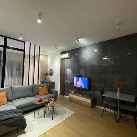 Chlo 4 Apartment